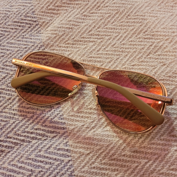 Luxury Sunglasses - Picture 4 of 5